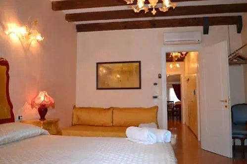 Residenza Santo Stefano ゲストハウス