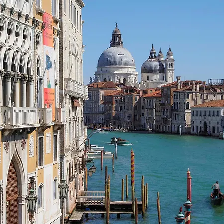 Residenza Santo Stefano Konukevi Venedik