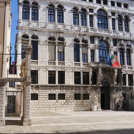 בית הארחה Residenza Santo Stefano 3*